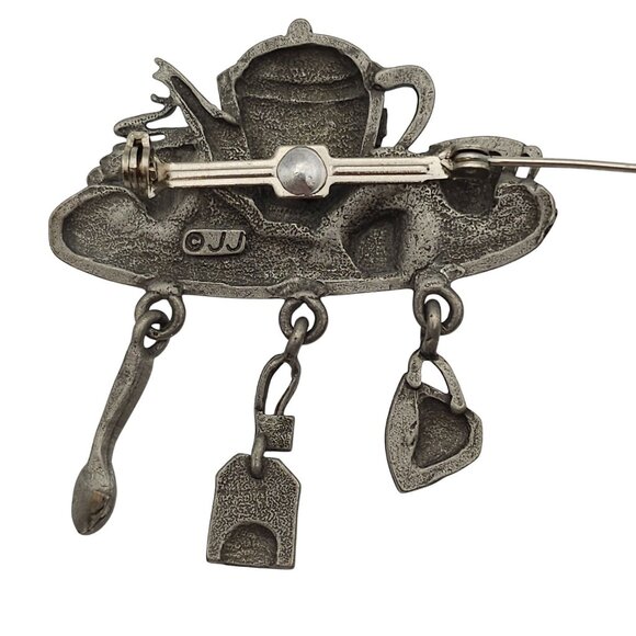 Vtg Brooch Pin Set of 2 Tea & Garden Theme Dangle Butterflies Basket Picnic - Picture 4 of 15